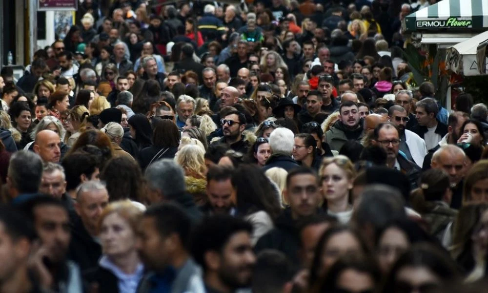 "Πλημμύρισε" από καταναλωτές η Ερμού-Το ωράριο λειτουργίας των καταστημάτων σήμερα Κυριακή